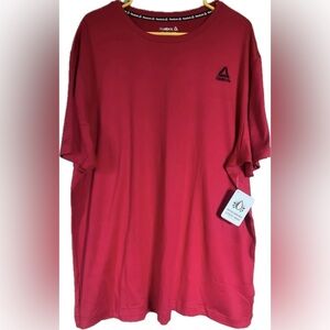 Reebok Delta Core Activewear Red Short Sleeve Tee. NWT. Mens size XL
